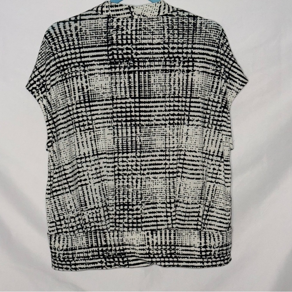 H&M Black & White Check Faux Wrap Sleeveless V-Neck Top Size XL EUC - Picture 2 of 3